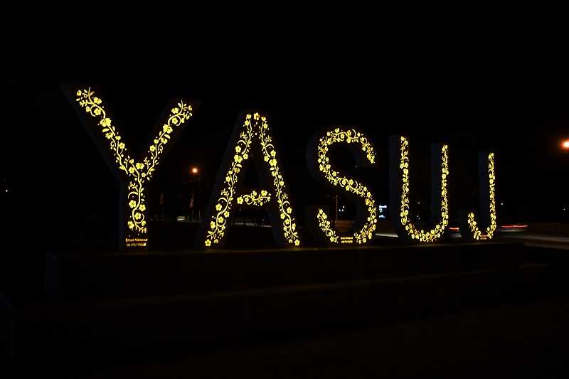 شهردار چراغ   (YASUJ) روشن شد/ زیباسازی شهر در دستور کار شهرداری
