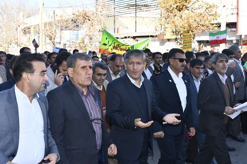 حضور کارکنان شهرداری  در راهپیمایی نهم دی ماه
