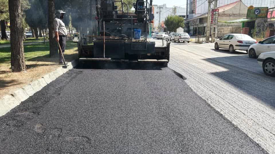 اصلاح و ترمیم آسفالت بلوار امام خمینی