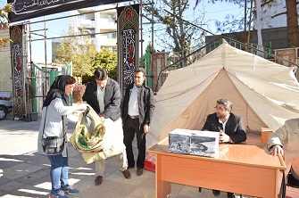 پایگاه دریافت کمک‌های نقدی و غیرنقدی به زلزله‌زدگان در شهرداری یاسوج /عکس